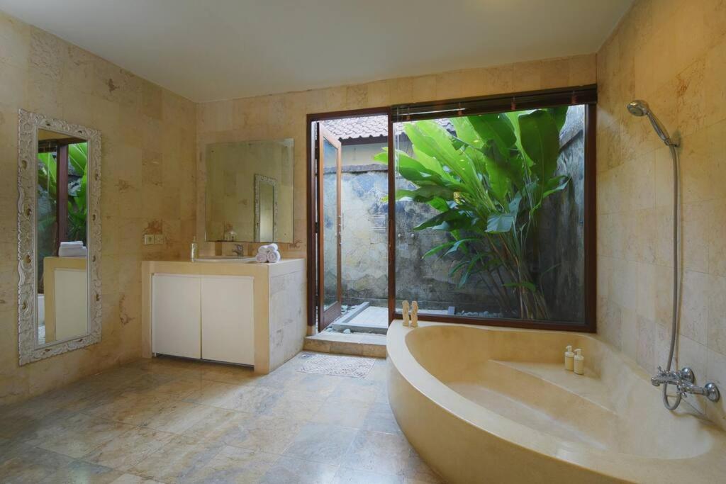 Tropical Oasis, Villa Mimba Sanur Exterior foto